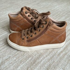 Taos Footwear Brown High-Top Sneakers